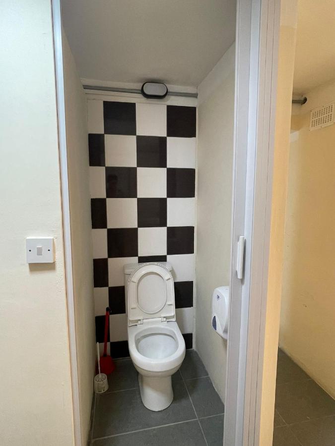 Ommi Hostel San Ġiljan Buitenkant foto