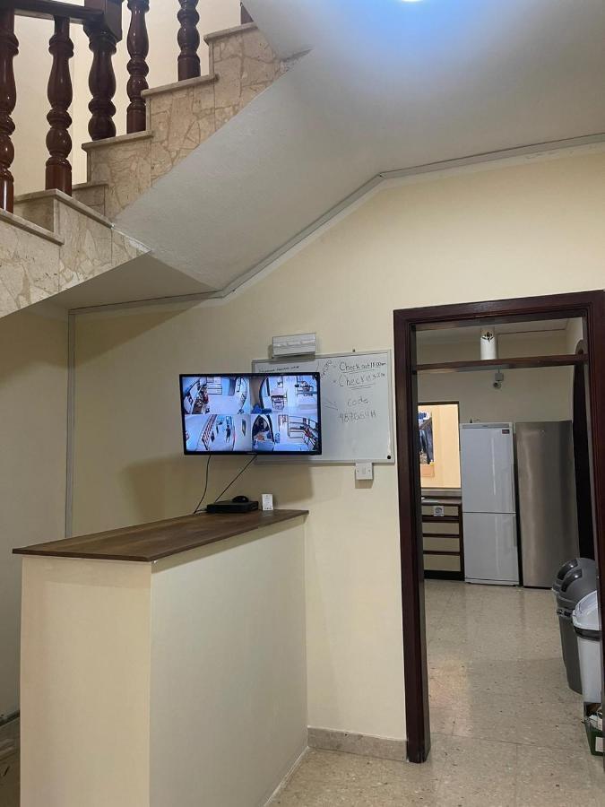 Ommi Hostel San Ġiljan Buitenkant foto
